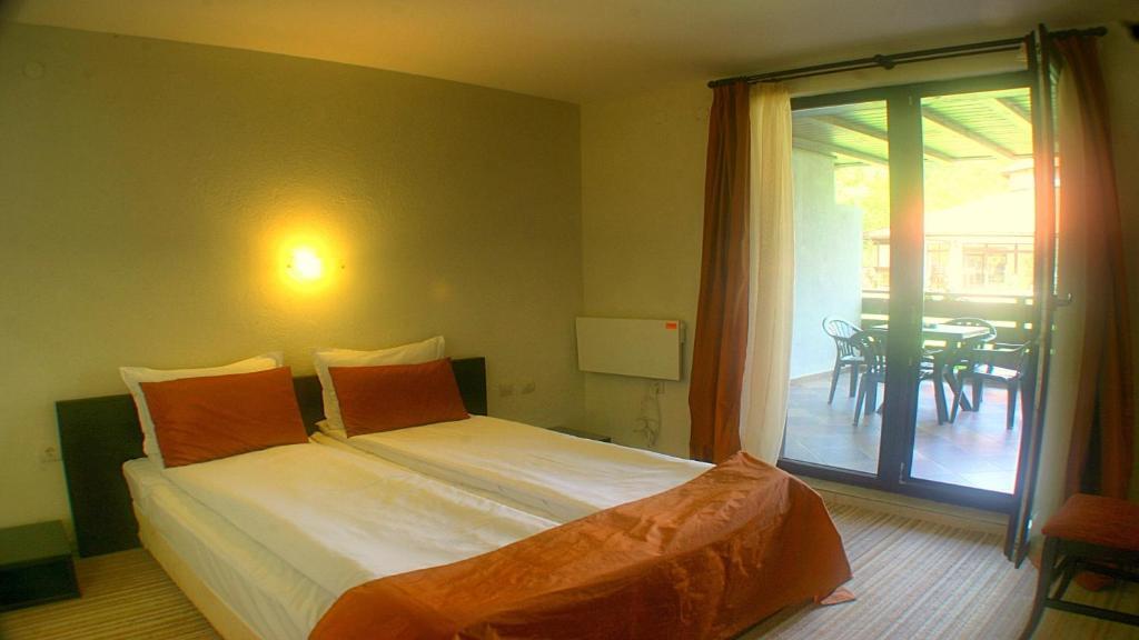 Spa Hotel Planinata Ribaritsa Rum bild